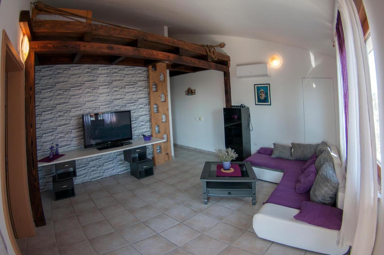 House /villa Maja