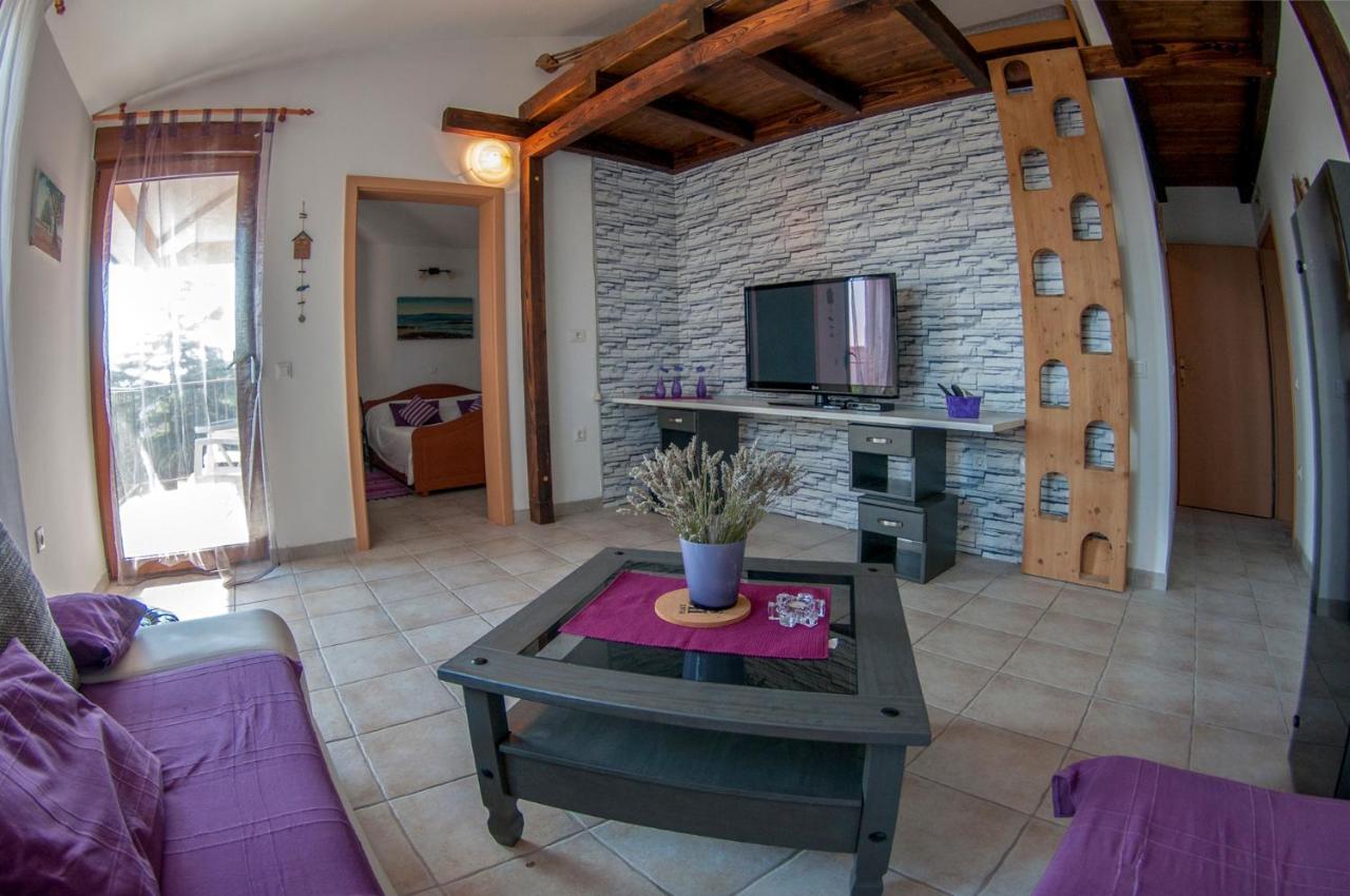 House /villa Maja *